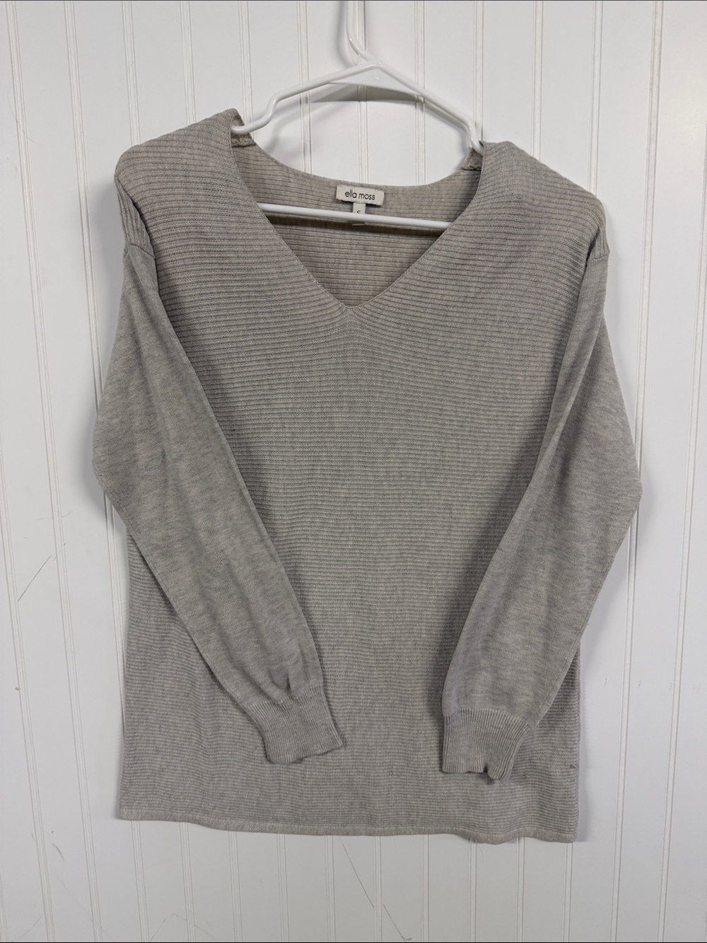 Ella Moss Women's V-Neck Sweater in Light Gray